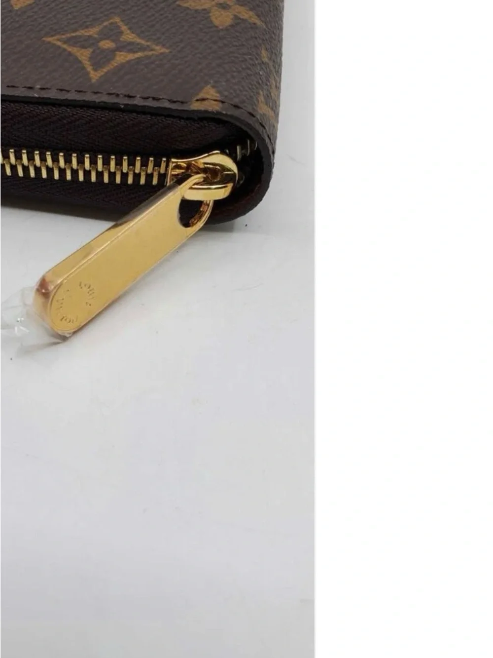 Louis Vuitton Monogram Canvas Zippy Wallet NEW